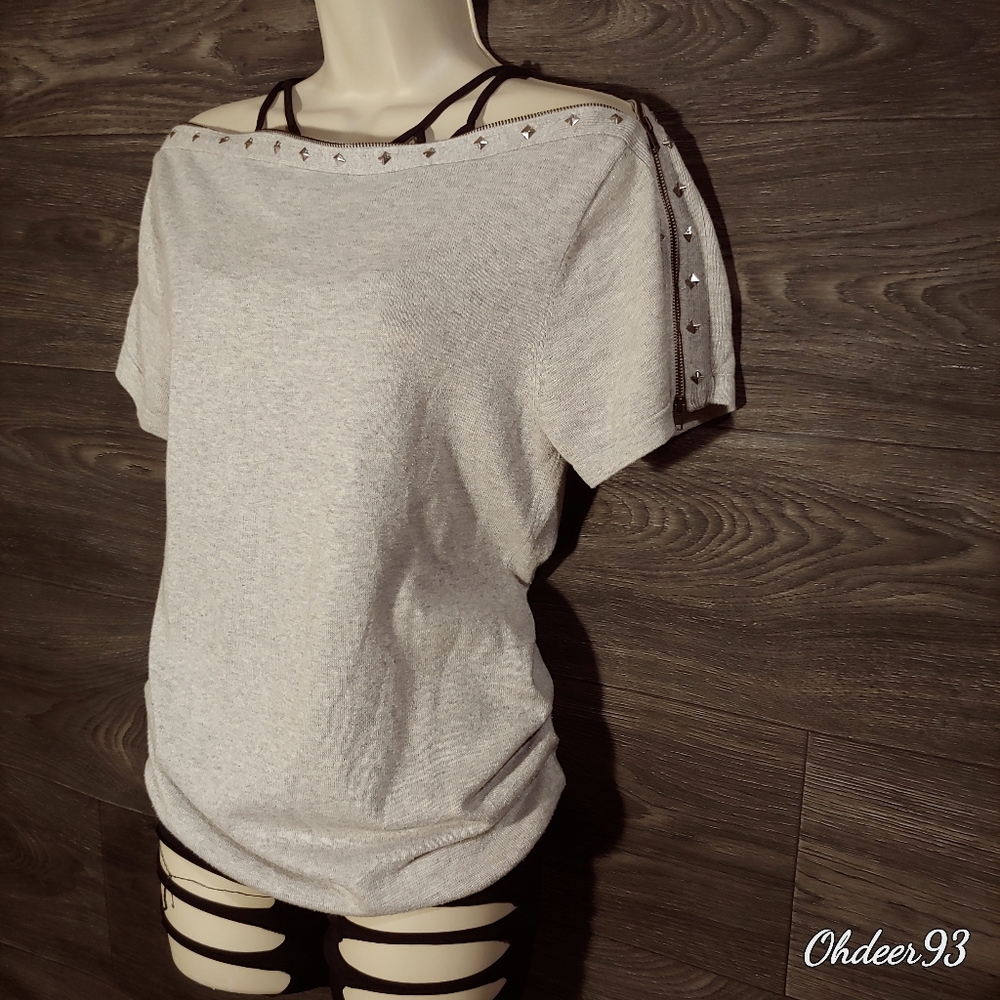 Bcbgmaxazria xsmall light gray "studded" shoulder zipper short sleeve sweater